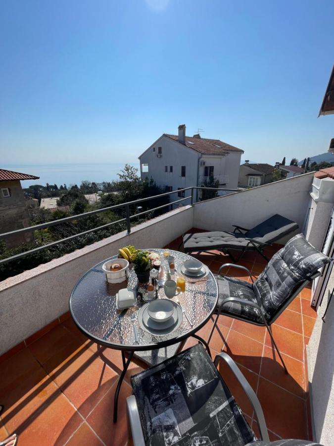 Apartment Lady Daniela Mit Meerblick In لوفغان المظهر الخارجي الصورة