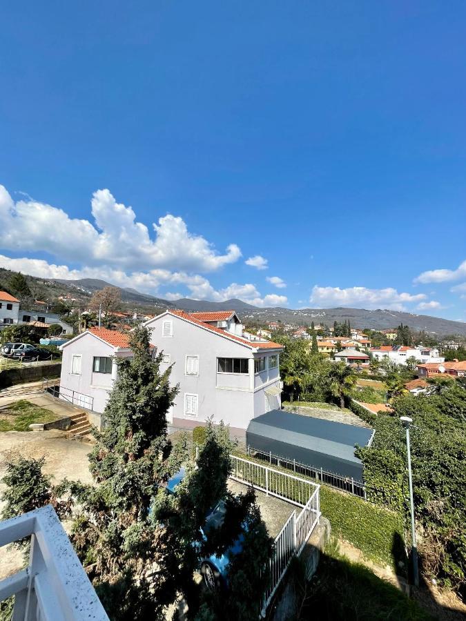 Apartment Lady Daniela Mit Meerblick In لوفغان المظهر الخارجي الصورة