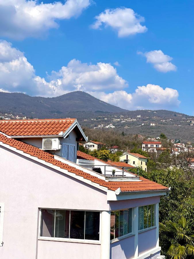 Apartment Lady Daniela Mit Meerblick In لوفغان المظهر الخارجي الصورة