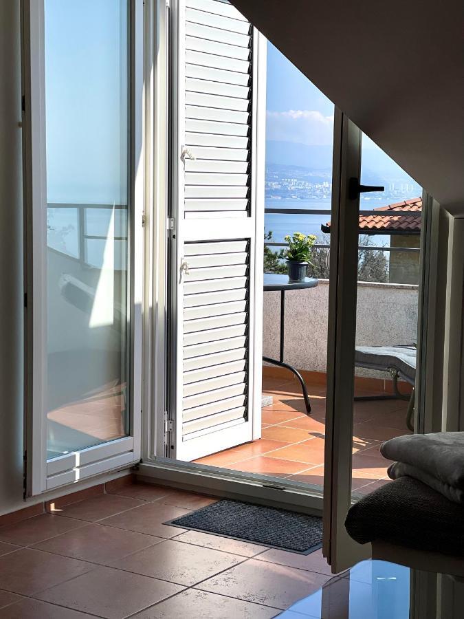 Apartment Lady Daniela Mit Meerblick In لوفغان المظهر الخارجي الصورة